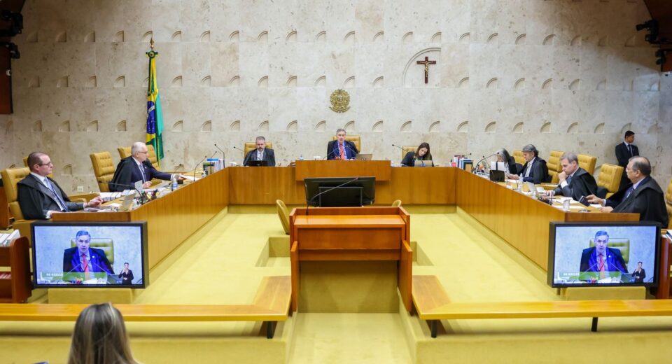dino-e-mendonca-tem-discussao-acalorada-durante-sessao-do-stf