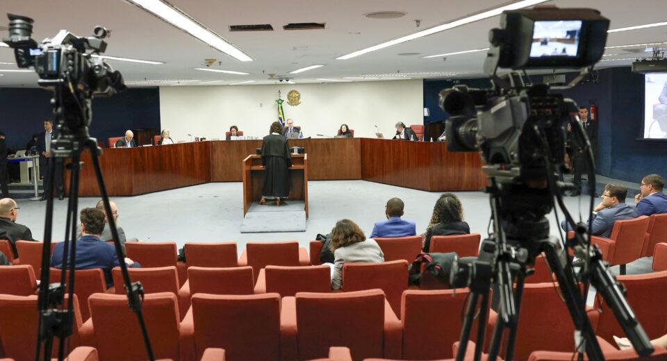 por-unanimidade,-stf-torna-mais-sete-reus-por-trama-golpista