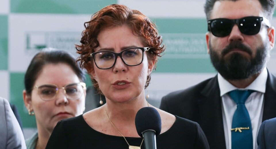 moraes-nega-suspensao-de-processo-contra-carla-zambelli 